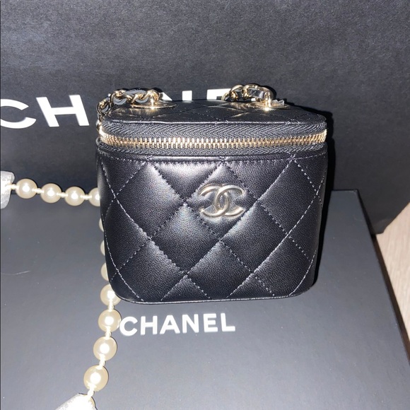 Chanel Small Vanity Case - Picture 2 of 7